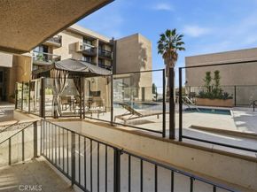 7320 Hawthorn Avenue 108, Los Angeles CA 90046