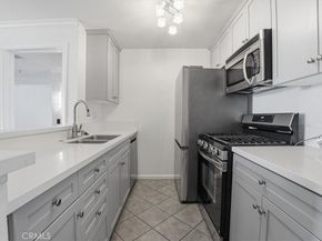 7320 Hawthorn Avenue 108, Los Angeles CA 90046