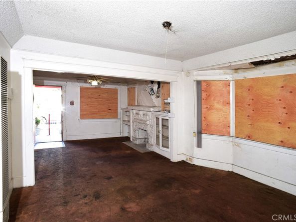 142 W 58th, Los Angeles CA 90037