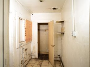 142 W 58th, Los Angeles CA 90037