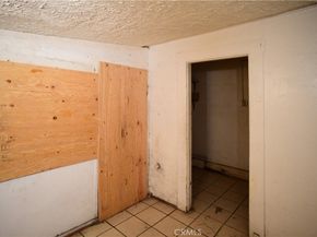 142 W 58th, Los Angeles CA 90037