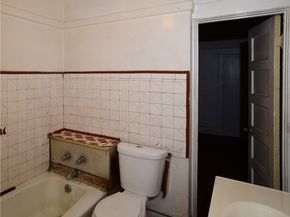 142 W 58th, Los Angeles CA 90037