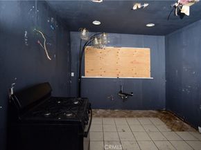 142 W 58th, Los Angeles CA 90037