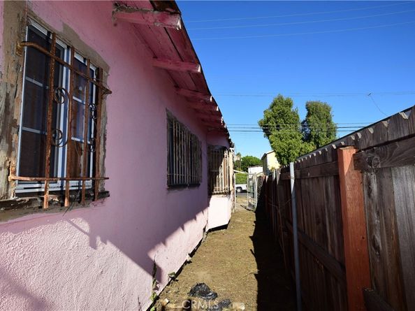 142 W 58th, Los Angeles CA 90037