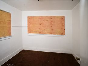 142 W 58th, Los Angeles CA 90037