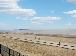 1750 E Ocean 102, Long Beach CA 90802