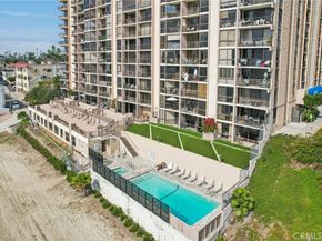 1750 E Ocean 102, Long Beach CA 90802