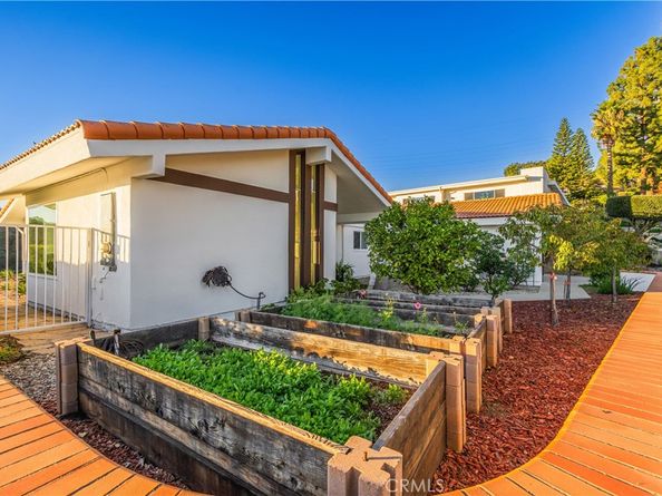 2817 N Mountain, Claremont CA 91711