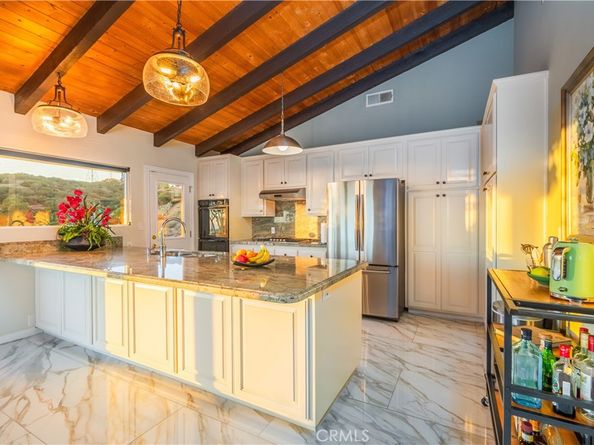 2817 N Mountain, Claremont CA 91711