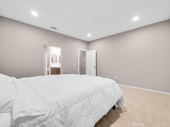 870 E Mountain D, Azusa CA 91702