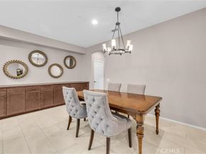 870 E Mountain D, Azusa CA 91702