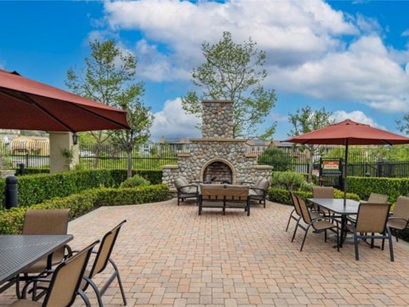 870 E Mountain D, Azusa CA 91702