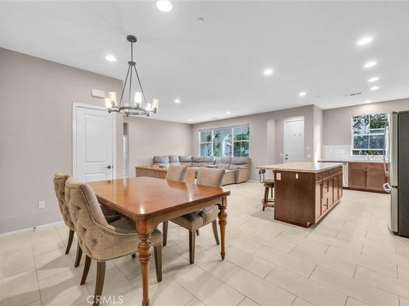 870 E Mountain D, Azusa CA 91702