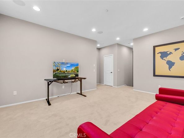 870 E Mountain D, Azusa CA 91702