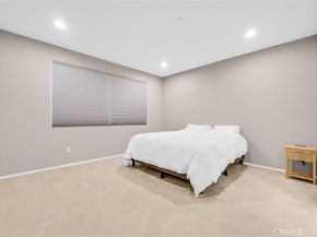 870 E Mountain D, Azusa CA 91702