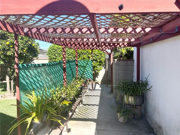 12209 Maryvine, El Monte CA 91732