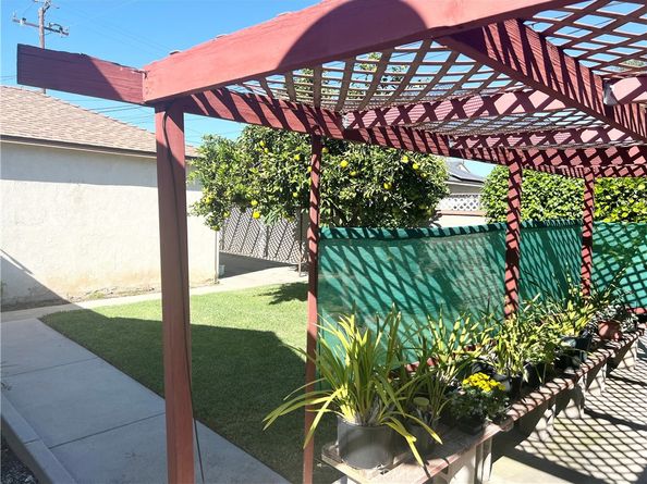 12209 Maryvine, El Monte CA 91732