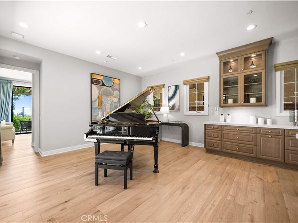 212 Clear Falls, Irvine CA 92602