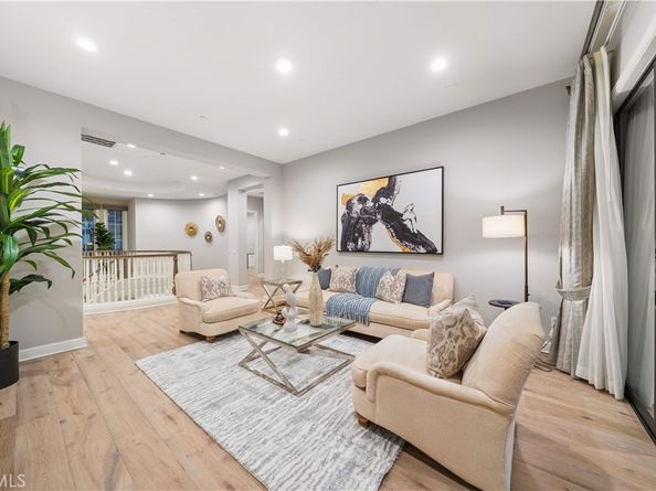 212 Clear Falls, Irvine CA 92602