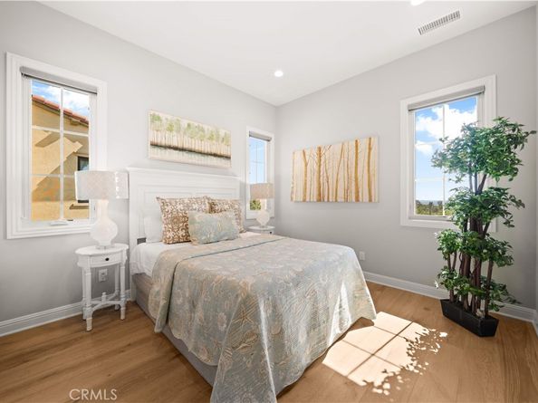 212 Clear Falls, Irvine CA 92602