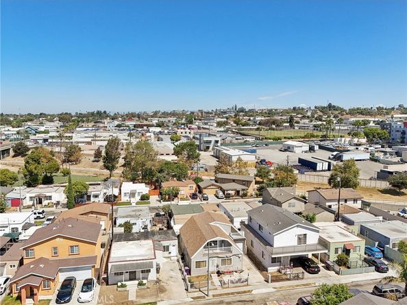 1211 E Leigh Court, Long Beach CA 90806