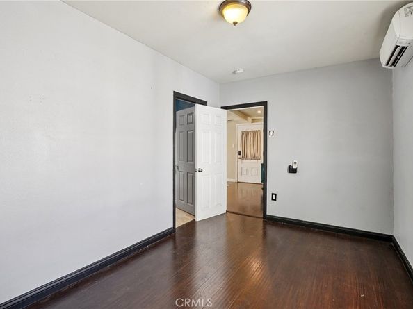 1211 E Leigh Court, Long Beach CA 90806
