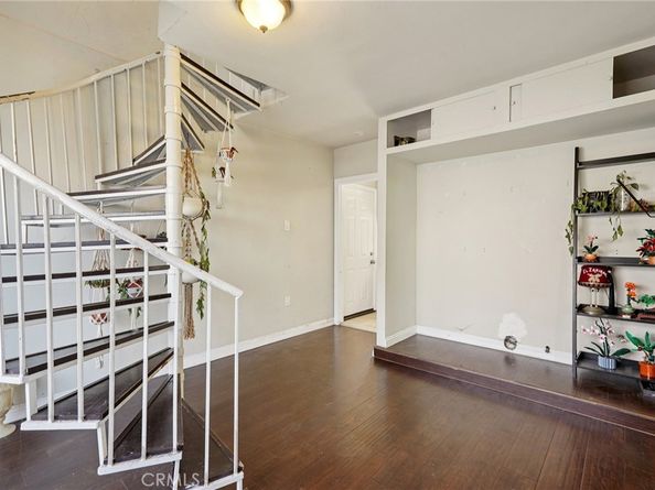 1211 E Leigh Court, Long Beach CA 90806