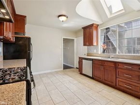 1211 E Leigh Court, Long Beach CA 90806