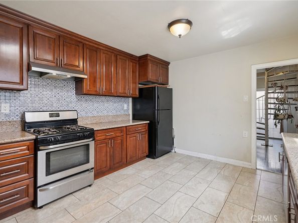 1211 E Leigh Court, Long Beach CA 90806