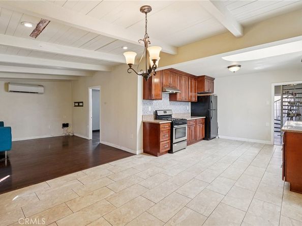 1211 E Leigh Court, Long Beach CA 90806