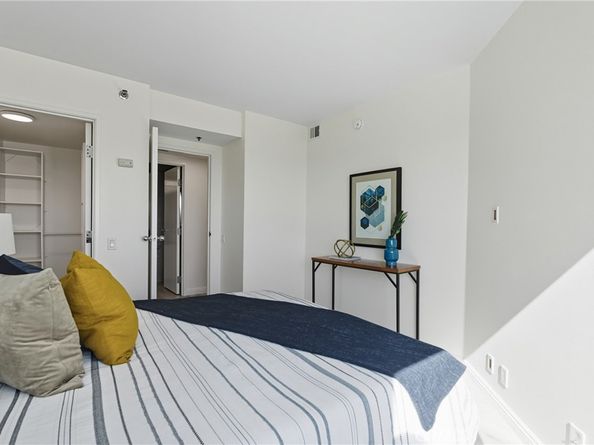 525 E Seaside 1804, Long Beach CA 90802