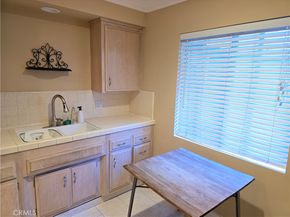 1126 N Central 105, Glendale CA 91202