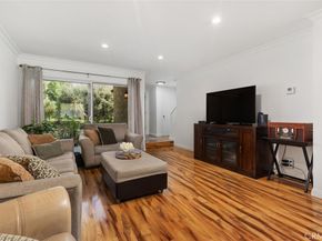 7715 Via Napoli, Los Angeles CA 91504