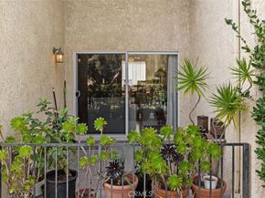 7715 Via Napoli, Los Angeles CA 91504