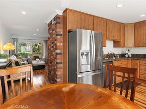 7715 Via Napoli, Los Angeles CA 91504