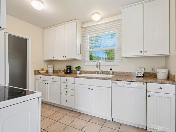 1843 Kenneth Way, Pasadena CA 91103