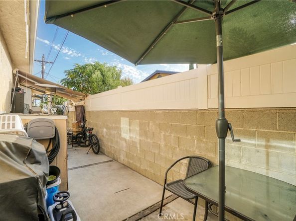 7663 Shadyglade Avenue, North Hollywood CA 91605