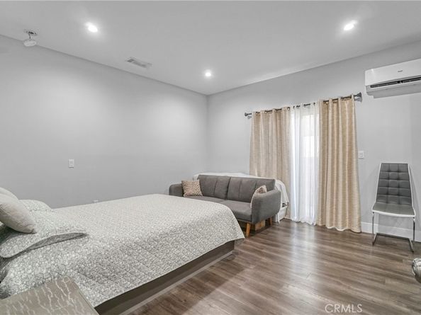 7663 Shadyglade Avenue, North Hollywood CA 91605