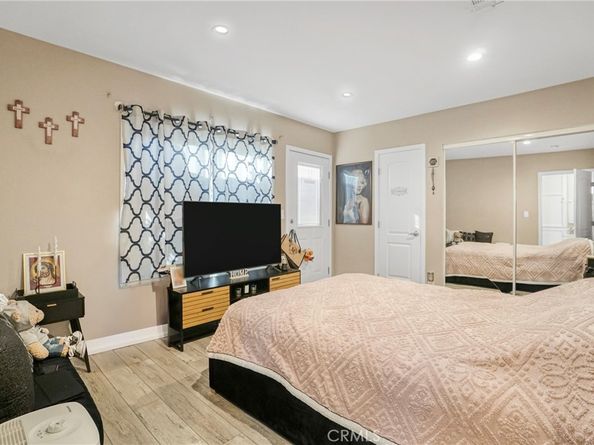 7663 Shadyglade Avenue, North Hollywood CA 91605