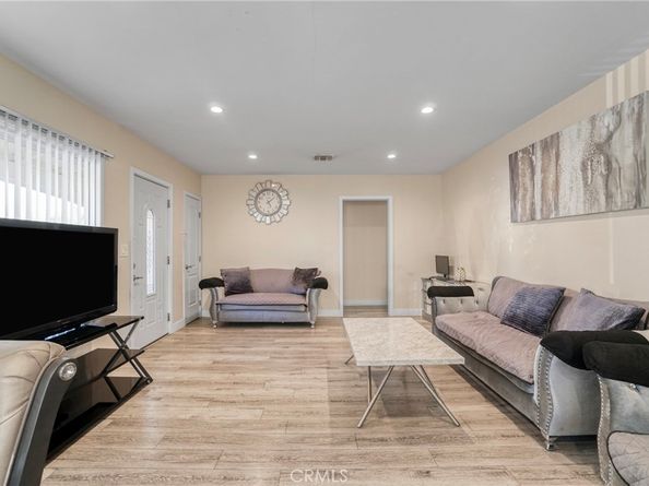 7663 Shadyglade Avenue, North Hollywood CA 91605
