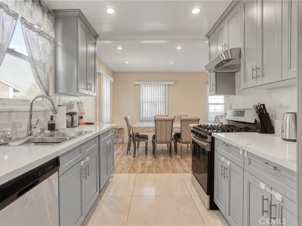 7663 Shadyglade Avenue, North Hollywood CA 91605