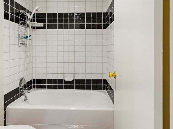 10803 Blix Street 2, Toluca Lake CA 91602