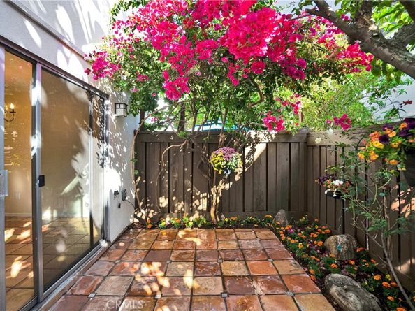 10803 Blix Street 2, Toluca Lake CA 91602