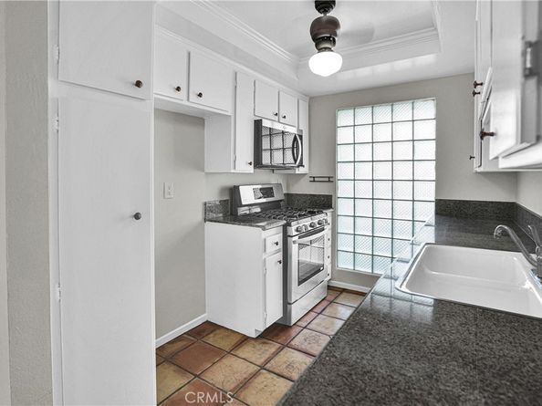 10803 Blix Street 2, Toluca Lake CA 91602