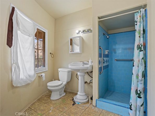 8618 La Tuna Canyon Road, Sun Valley CA 91352