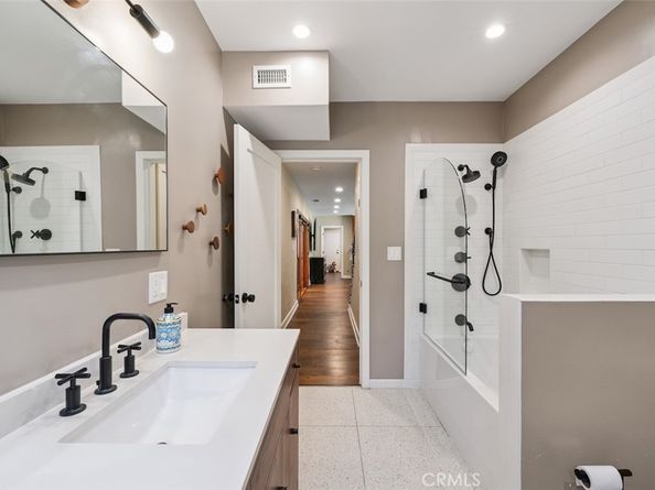 2248 E Chevy Chase Drive, Glendale CA 91206
