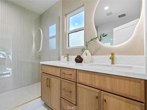 900 E Palm Avenue, Burbank CA 91501