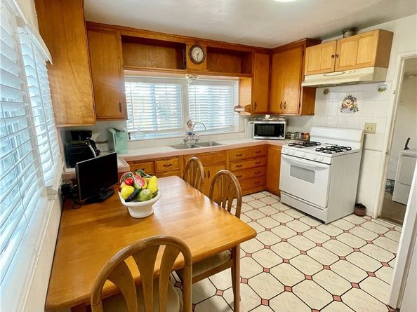 823 Commonwealth Avenue, Venice CA 90291