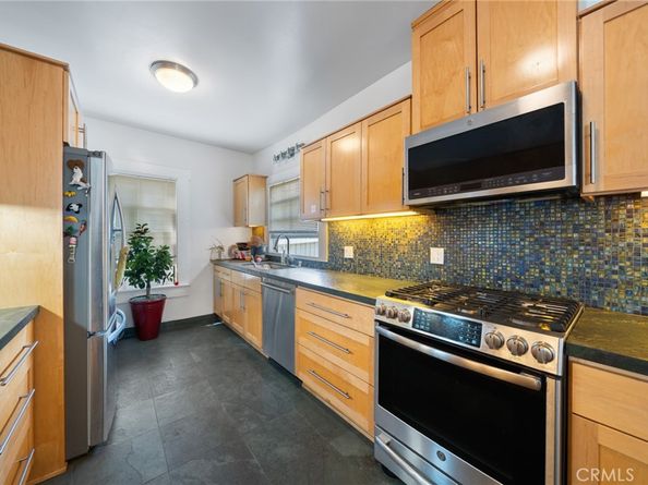 2251 Cambridge St., Los Angeles CA 90006