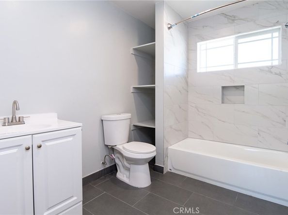 3468 W 71st Street W, Los Angeles CA 90043